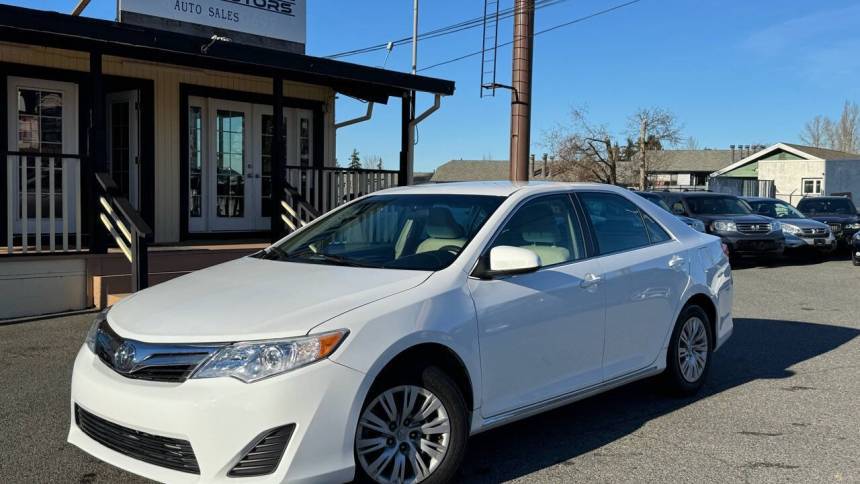 2014 Toyota Camry LE — Sedan — 30,238 mi — Lynnwood, WA