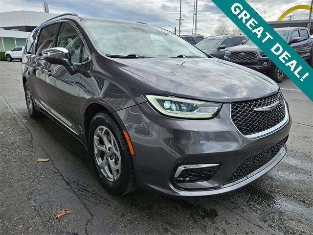 2022 Chrysler Pacifica Limited — Minivan — 57,285 mi — Everett, WA