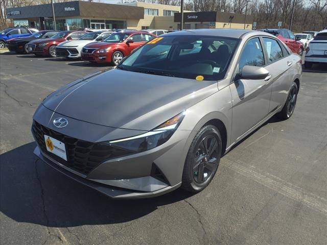 2022 Hyundai Elantra SEL — Sedan — 17,883 mi — Rochester, NY