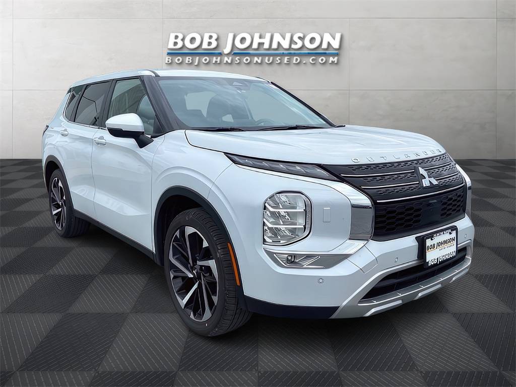 2023 Mitsubishi Outlander SE — SUV — 3,417 mi — Watertown, NY