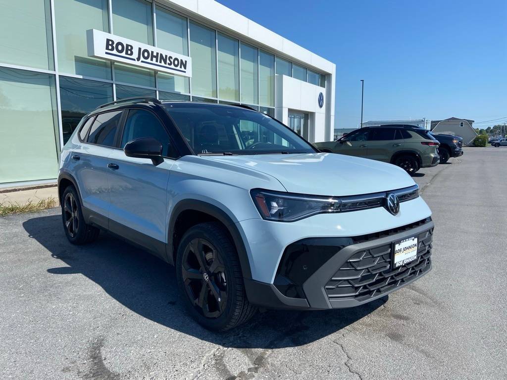 2025 Volkswagen Taos SE Black — SUV — 384 mi — Watertown, NY