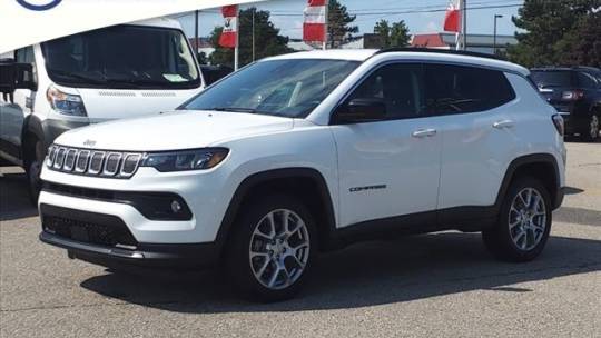 2022 Jeep Compass Latitude Lux — SUV — 31,075 mi — Warren, MI