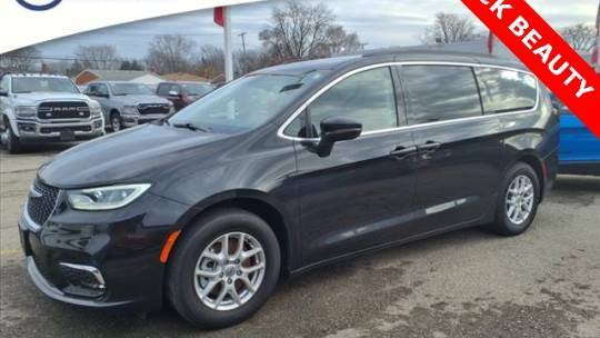 2022 Chrysler Pacifica Touring L — Minivan — 53,295 mi — Warren, MI