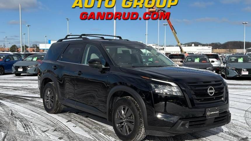 2023 Nissan Pathfinder SV — SUV — 15,118 mi — Green Bay, WI