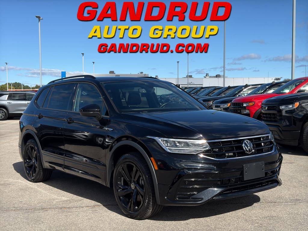 2023 Volkswagen Tiguan SE R-Line Black — SUV — 54,324 mi — Green Bay, WI
