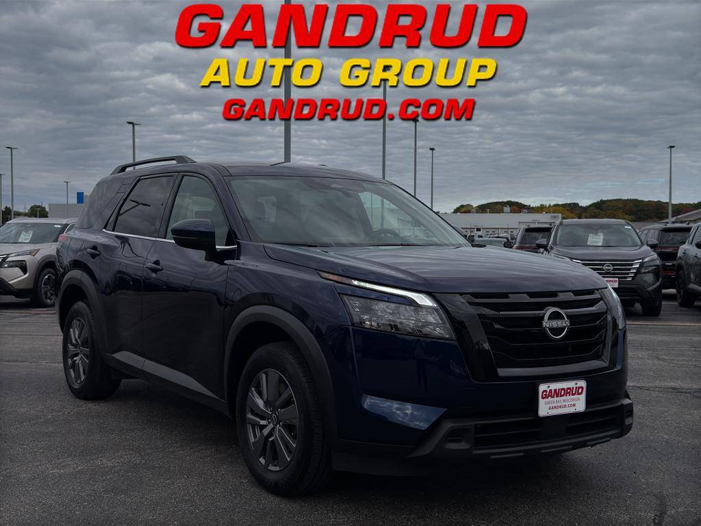2025 Nissan Pathfinder SV — SUV — 26,273 mi — Green Bay, WI