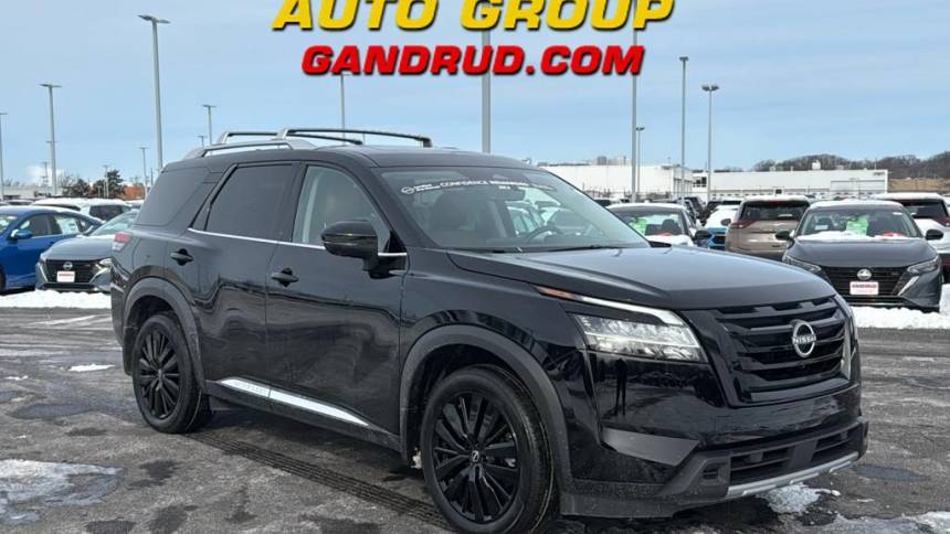 2023 Nissan Pathfinder Platinum — SUV — 18,420 mi — Green Bay, WI