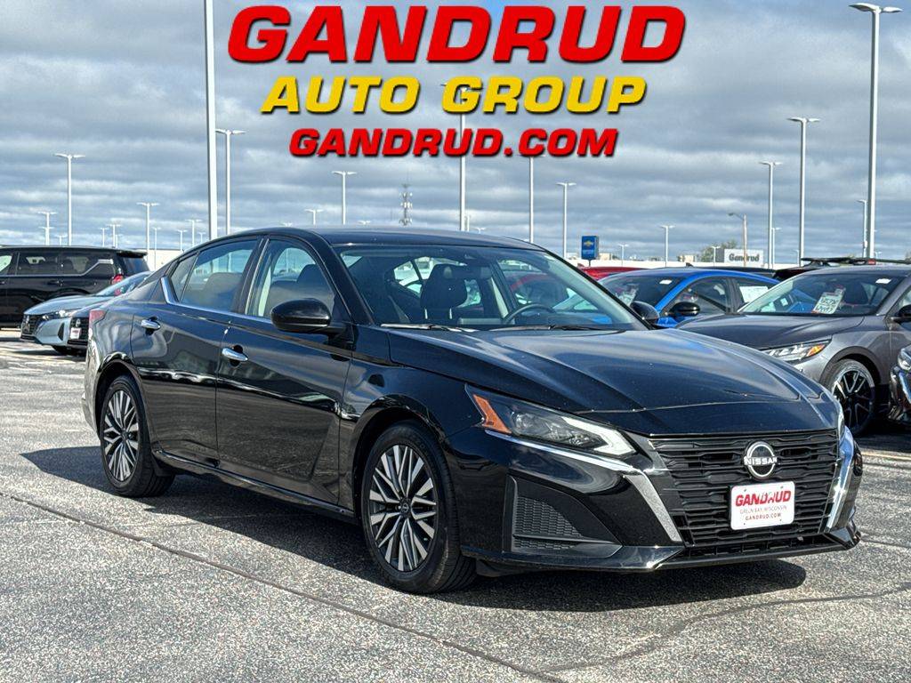 2023 Nissan Altima SV — Sedan — 52,992 mi — Green Bay, WI