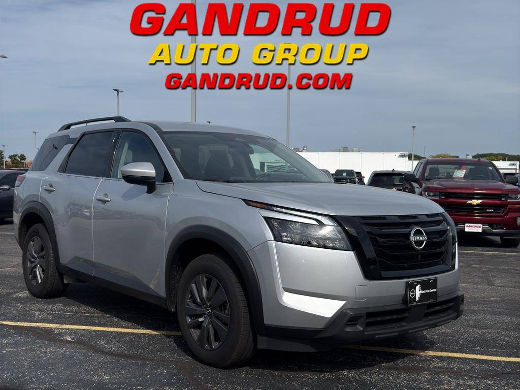 2024 Nissan Pathfinder SV — SUV — 30,105 mi — Green Bay, WI