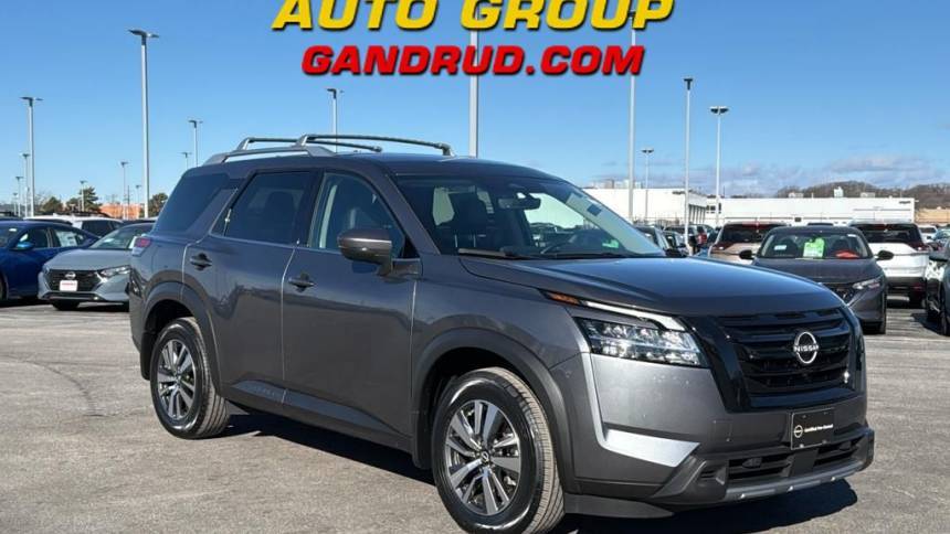 2023 Nissan Pathfinder SL — SUV — 18,235 mi — Green Bay, WI