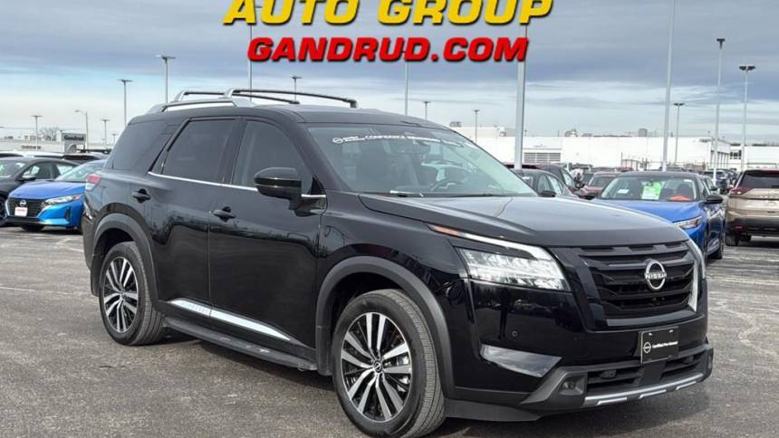 2023 Nissan Pathfinder Platinum — SUV — 15,176 mi — Green Bay, WI