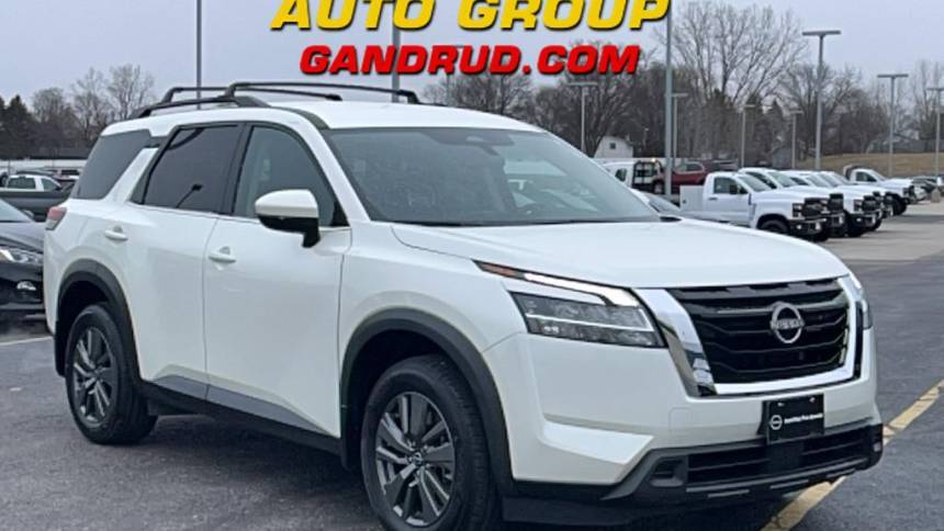 2022 Nissan Pathfinder SV — SUV — 25,124 mi — Green Bay, WI