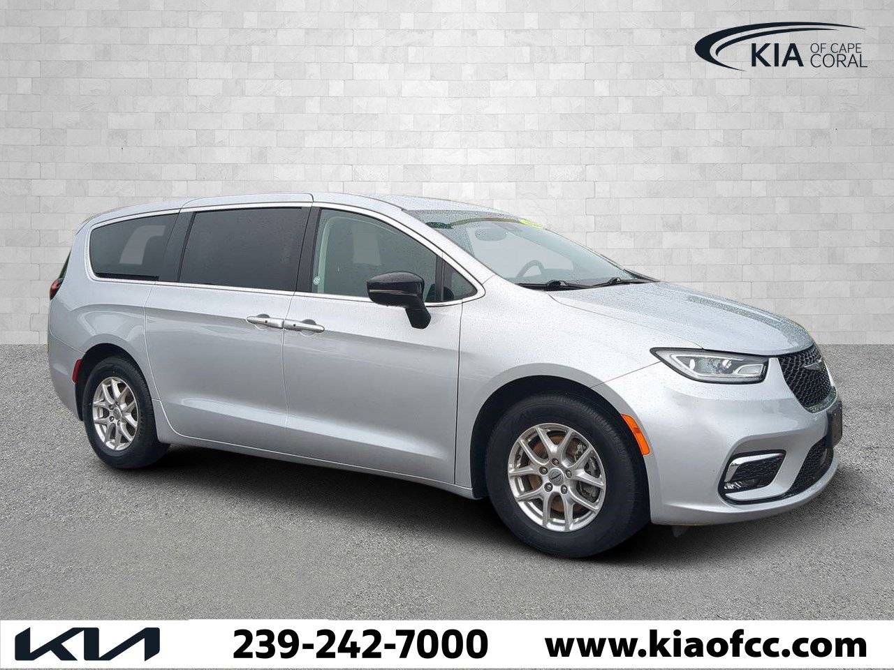 2024 Chrysler Pacifica Touring L — Minivan — 40,907 mi — Cape Coral, FL