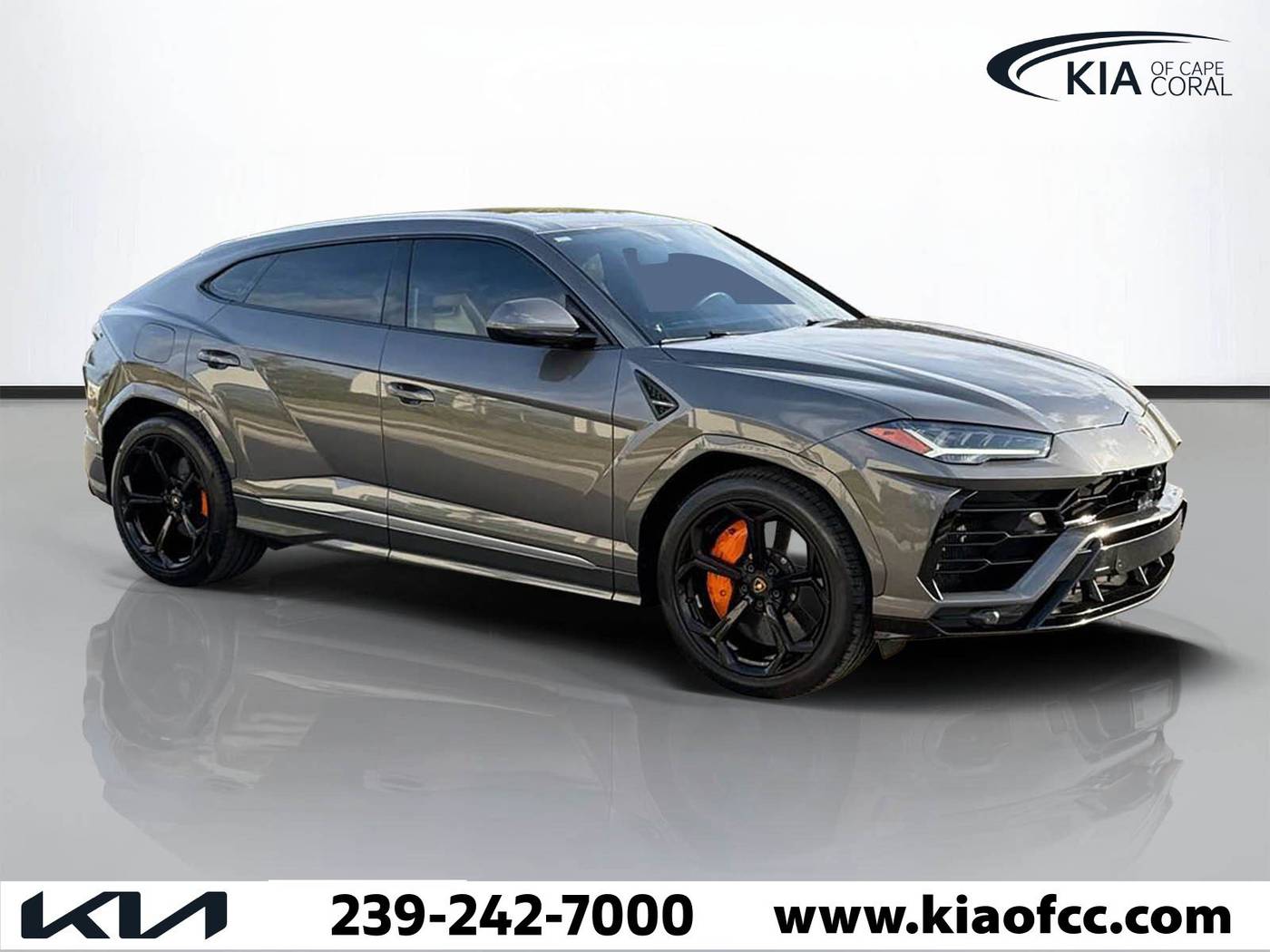 2021 Lamborghini Urus Standard