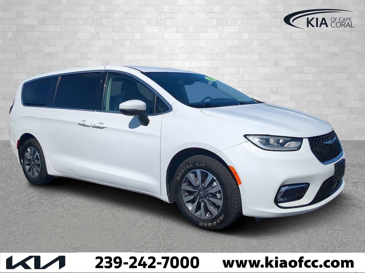 2023 Chrysler Pacifica Hybrid Touring L — Minivan — 65,047 mi — Cape Coral, FL