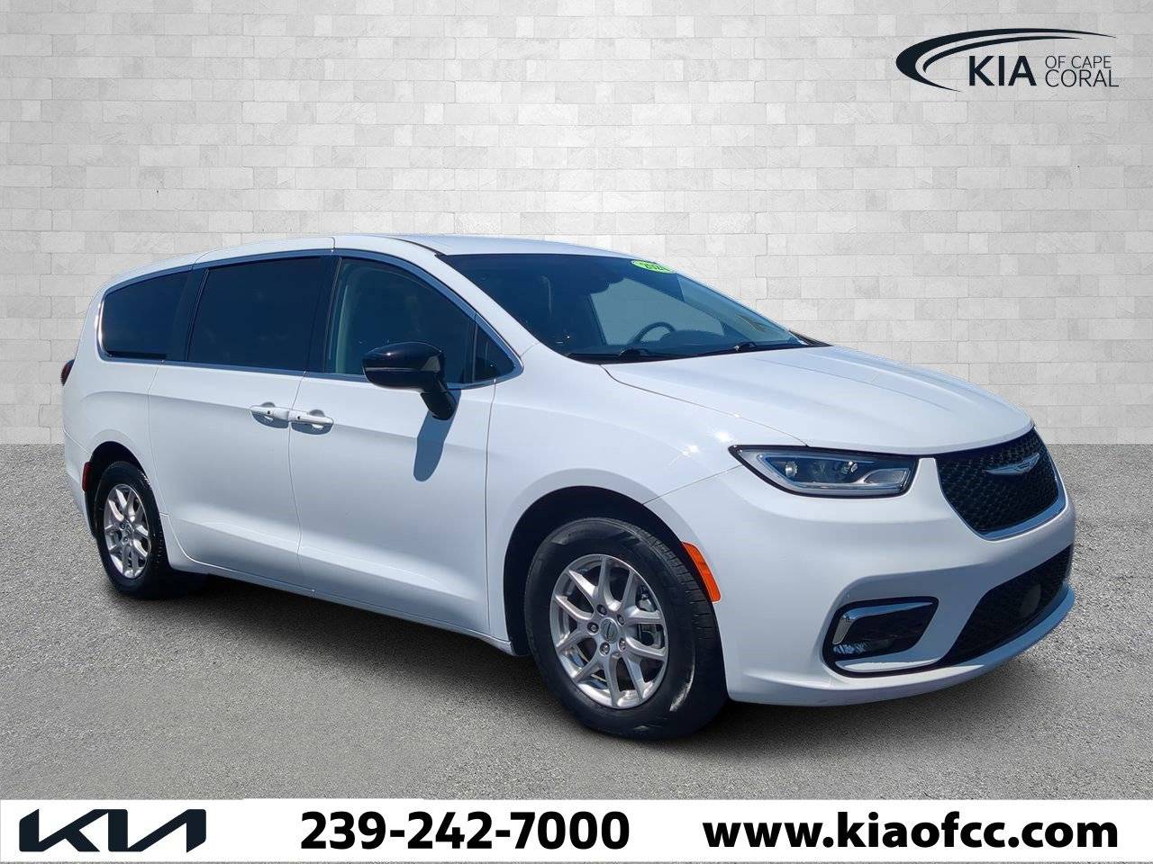 2024 Chrysler Pacifica Touring L — Minivan — 62,585 mi — Cape Coral, FL
