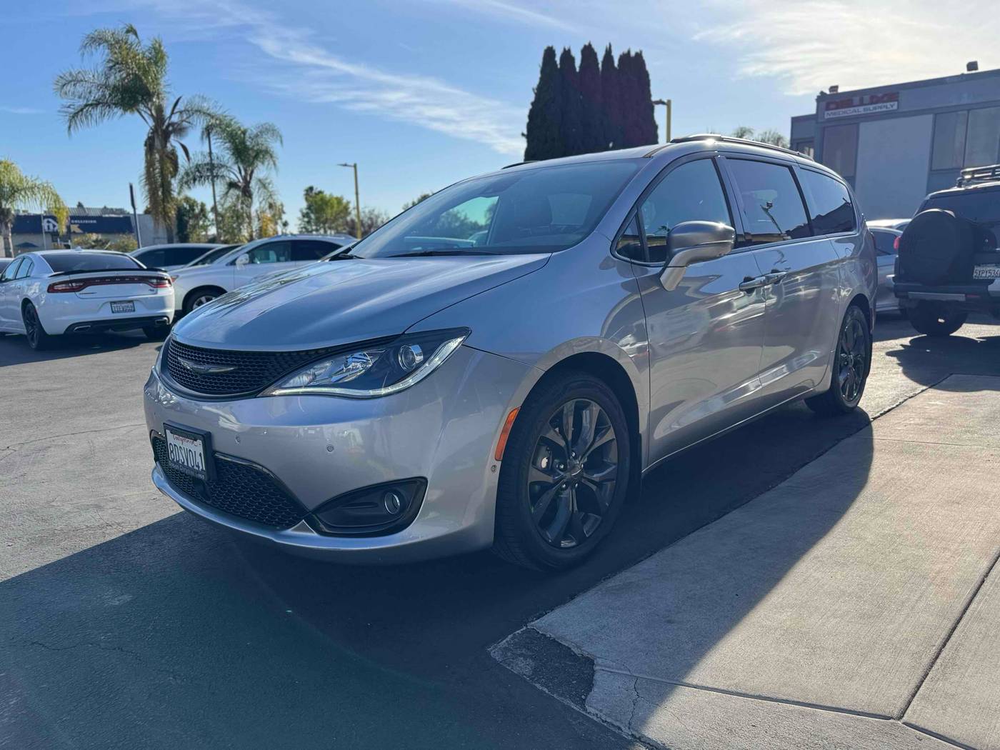 2018 Chrysler Pacifica Limited — Minivan — 75,451 mi — La Mesa, CA