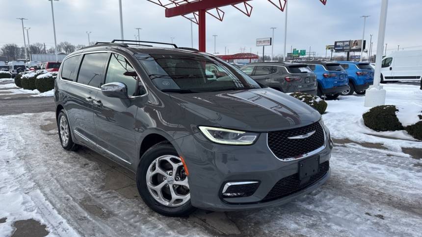 2022 Chrysler Pacifica Limited — Minivan — 97,182 mi — Indianpolis, IN