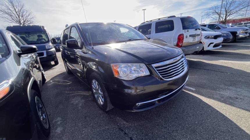 2013 Chrysler Town & Country Touring — Minivan — 143,389 mi — Indianpolis, IN