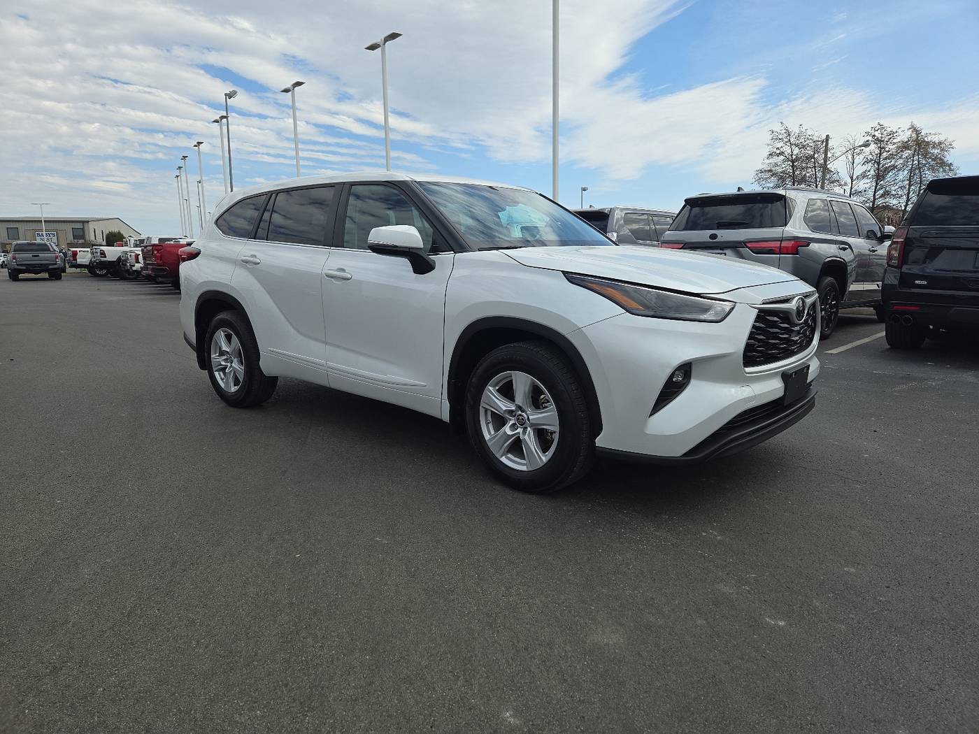 2023 Toyota Highlander LE — SUV — 56,321 mi — Bowling Green, KY