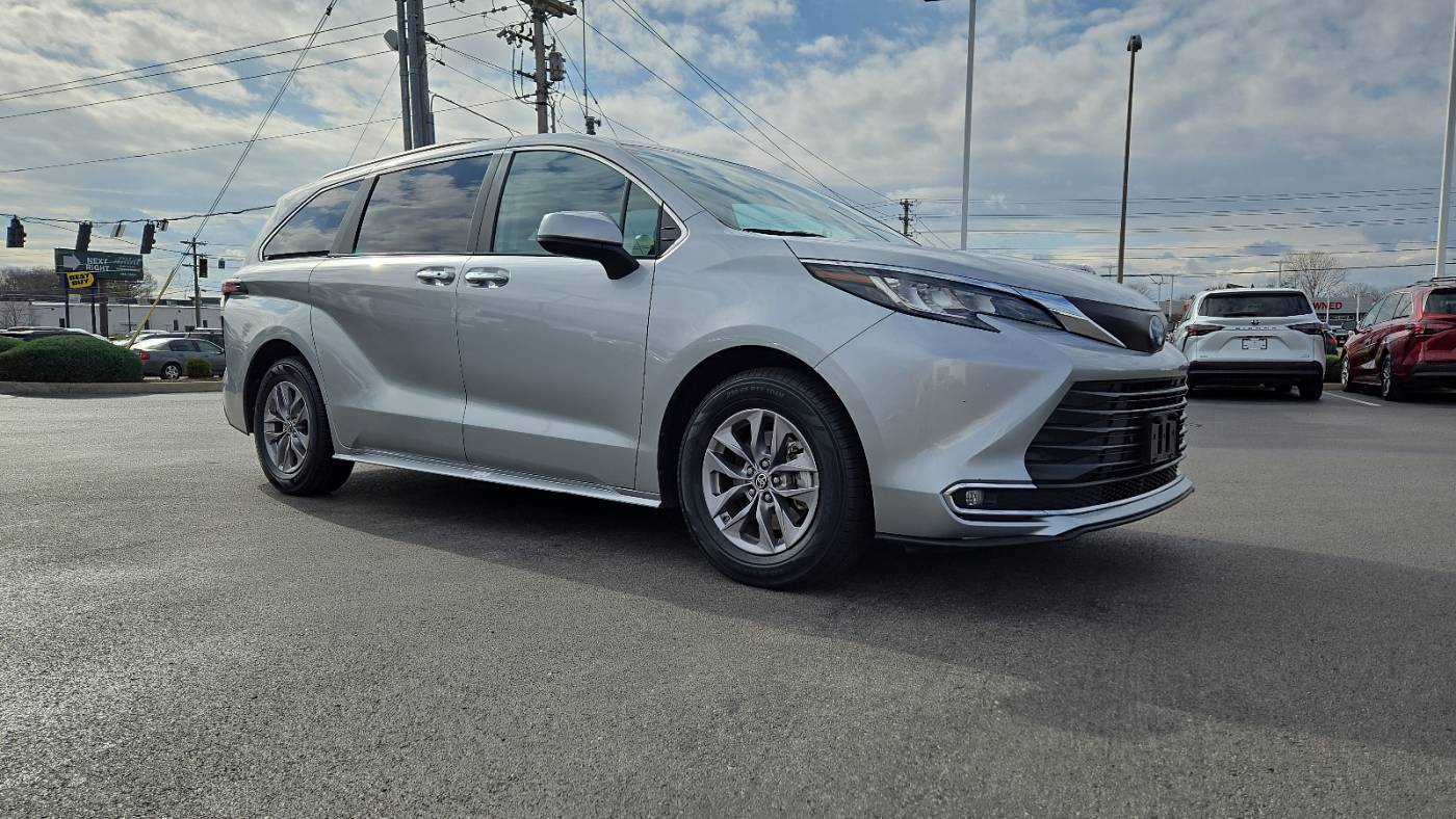 2023 Toyota Sienna XLE — Minivan — 56,858 mi — Bowling Green, KY