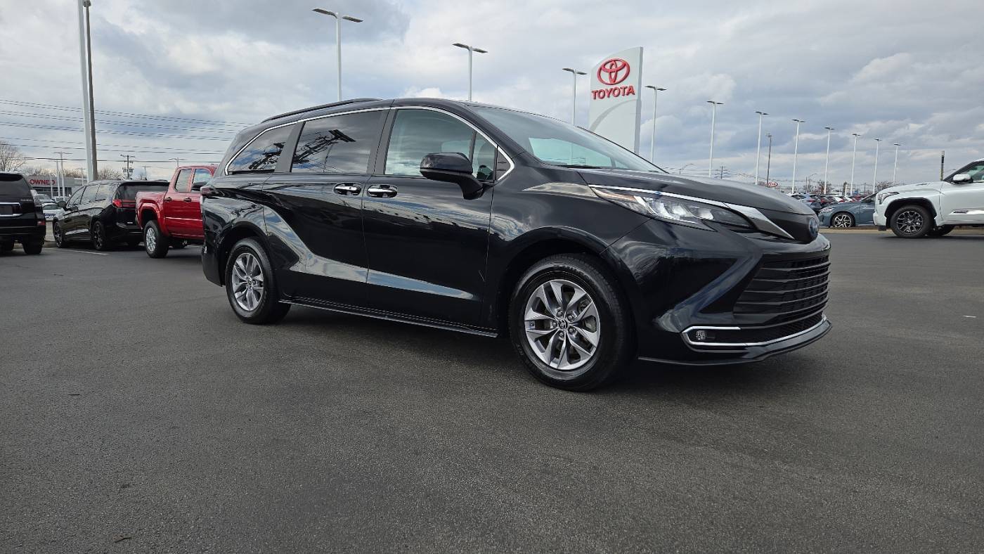 2023 Toyota Sienna XLE — Minivan — 56,866 mi — Bowling Green, KY