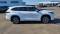 2024 Toyota Highlander in Bowling Green, KY 2 - Open Gallery