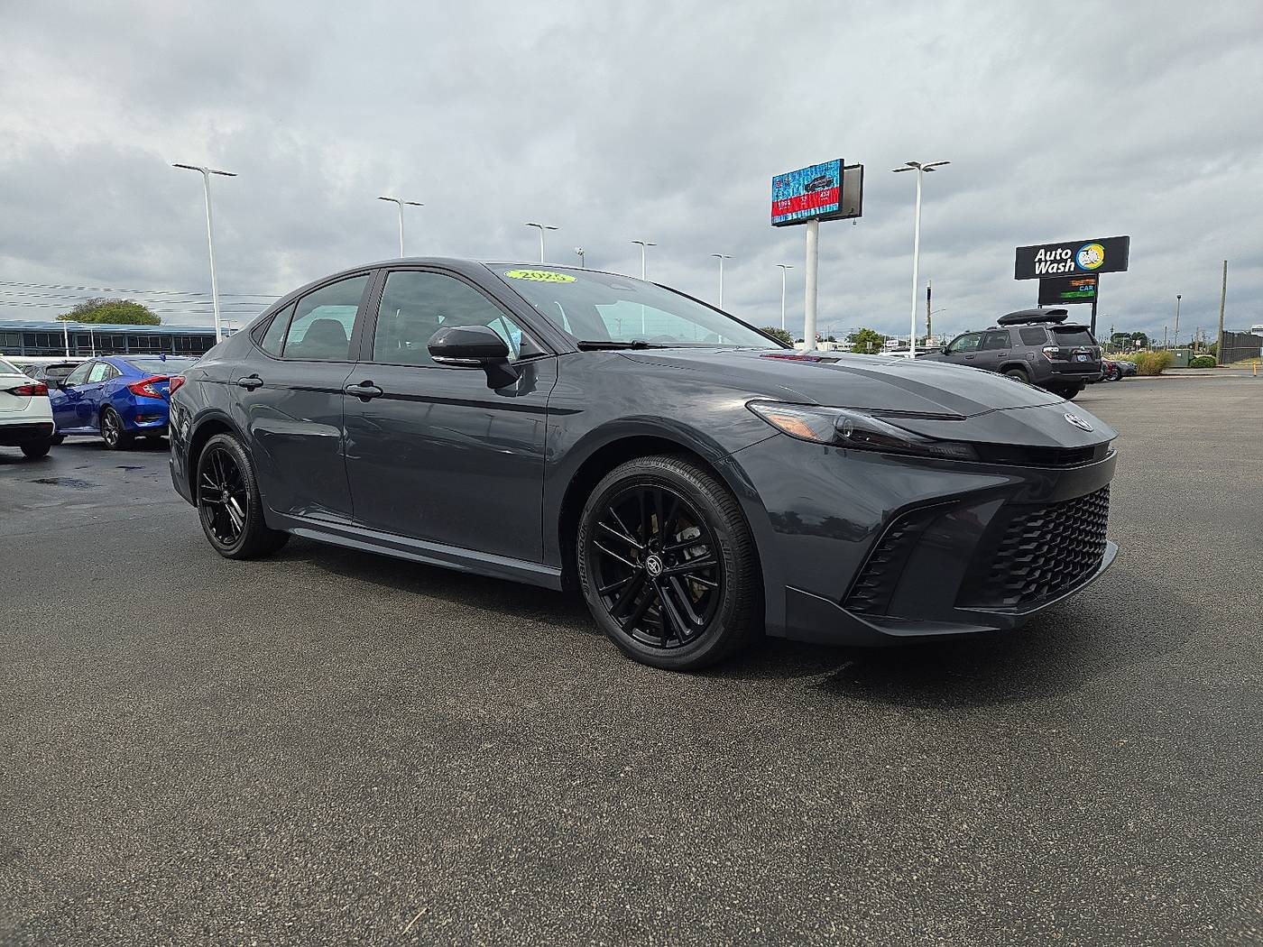 2025 Toyota Camry Hybrid SE — Sedan — 17,562 mi — Bowling Green, KY