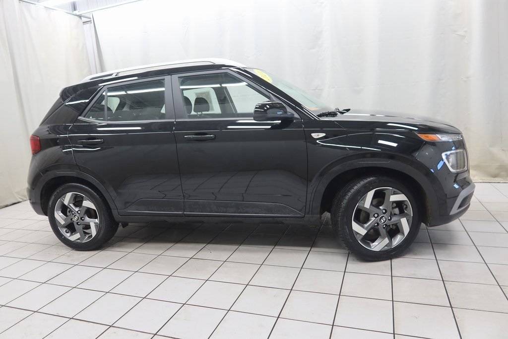 2024 Hyundai Venue SEL — SUV — 7,780 mi — Fargo, ND