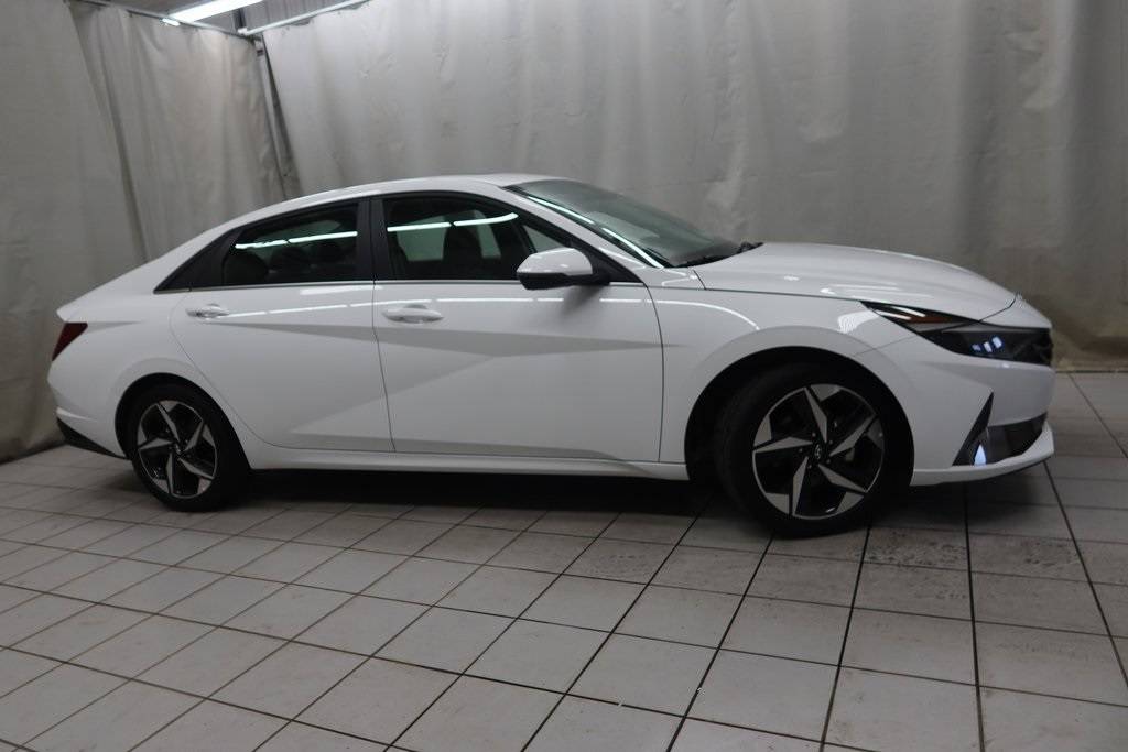 2023 Hyundai Elantra Hybrid Limited — Sedan — 27,165 mi — Fargo, ND