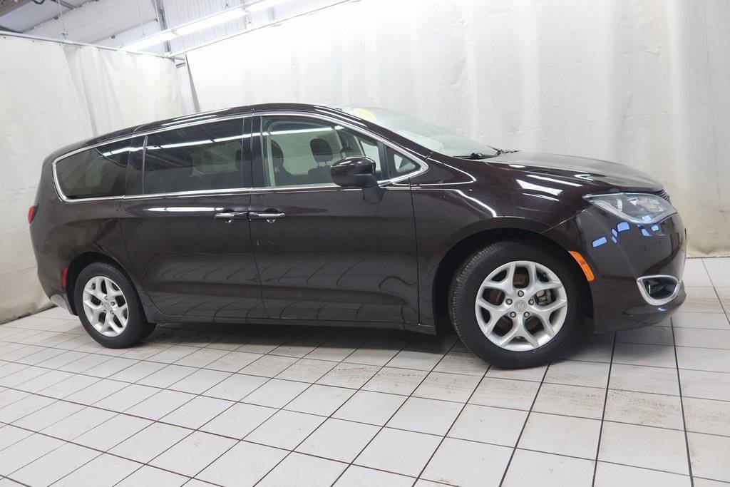 2017 Chrysler Pacifica Touring Plus — Minivan — 101,399 mi — Fargo, ND