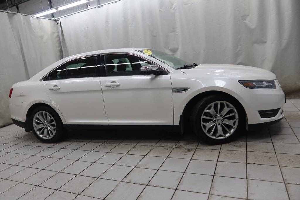 2015 Ford Taurus Limited — Sedan — 130,439 mi — Fargo, ND