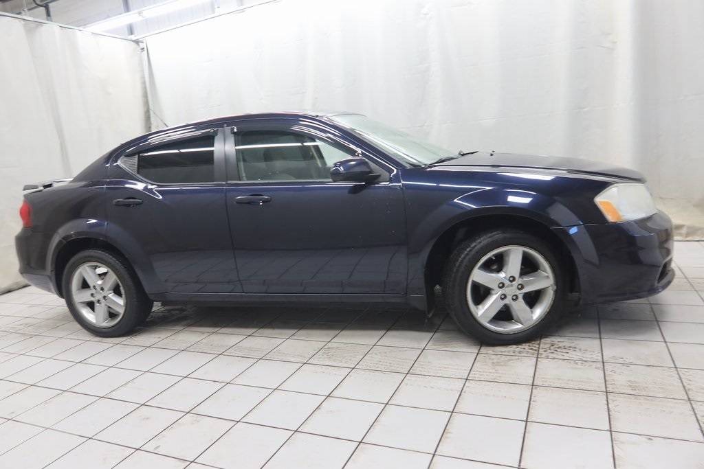 2011 Dodge Avenger Lux — Sedan — 174,577 mi — Fargo, ND