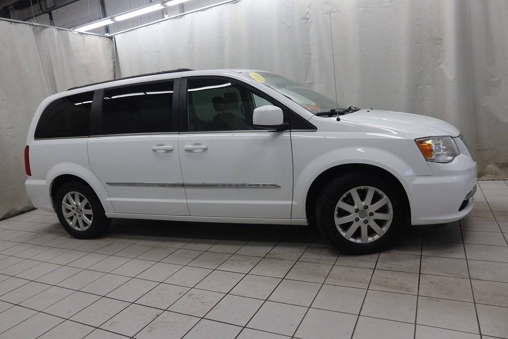 2016 Chrysler Town & Country Touring — Minivan — 132,852 mi — Fargo, ND