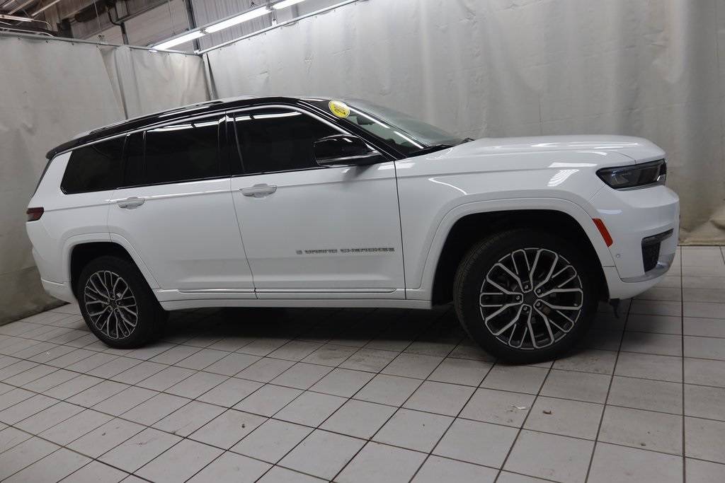 2022 Jeep Grand Cherokee Summit Reserve — SUV — 37,962 mi — Fargo, ND