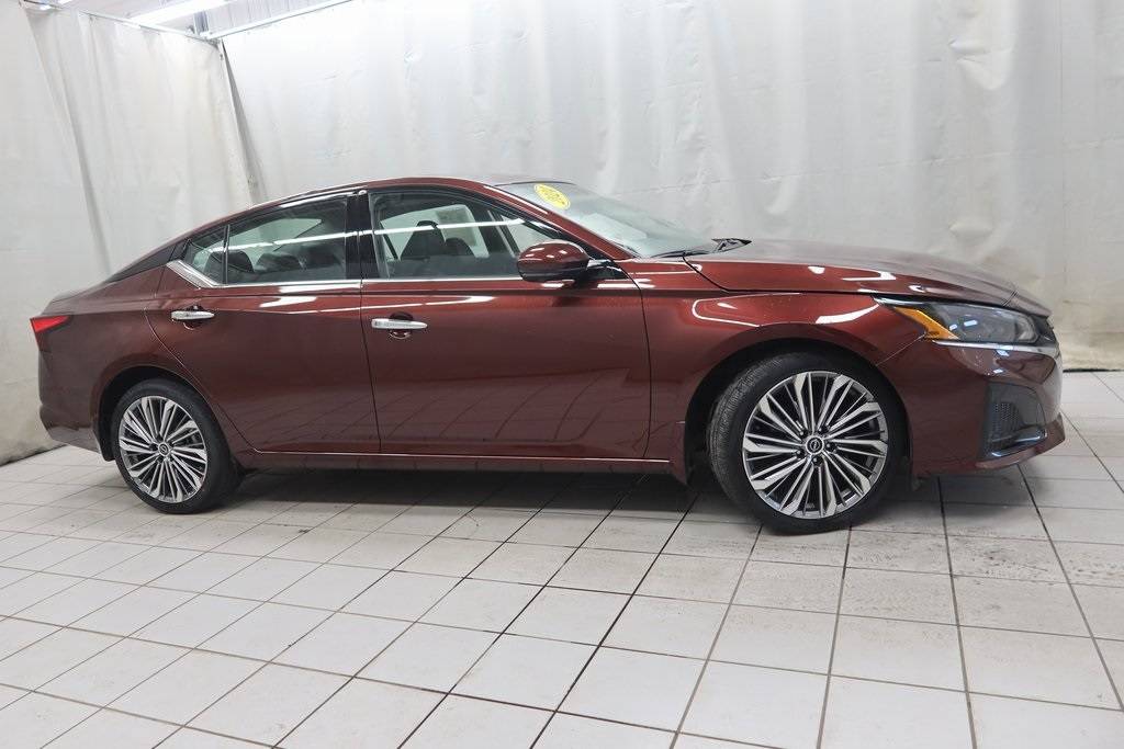 2024 Nissan Altima SL — Sedan — 8,070 mi — Fargo, ND