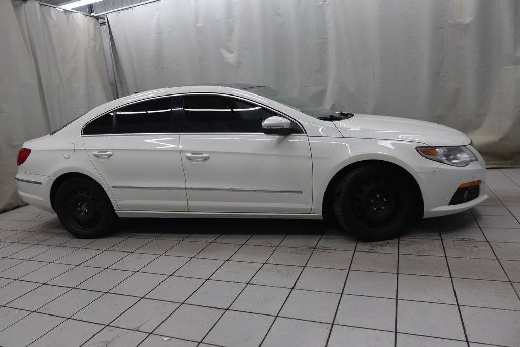 2009 Volkswagen CC Luxury — Sedan — 115,487 mi — Fargo, ND