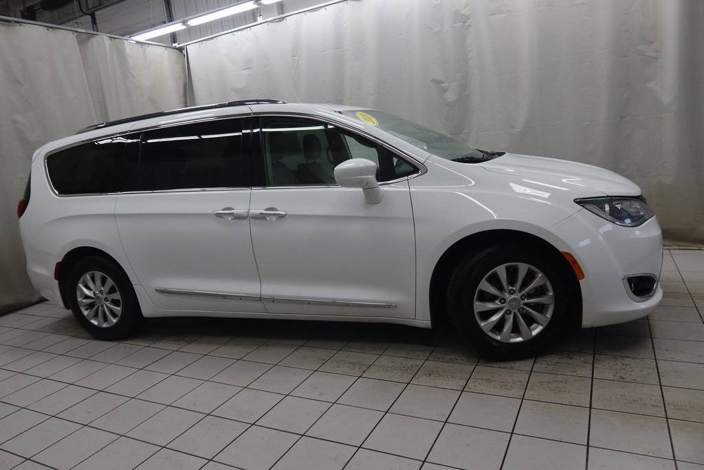 2019 Chrysler Pacifica Touring L — Minivan — 92,365 mi — Fargo, ND