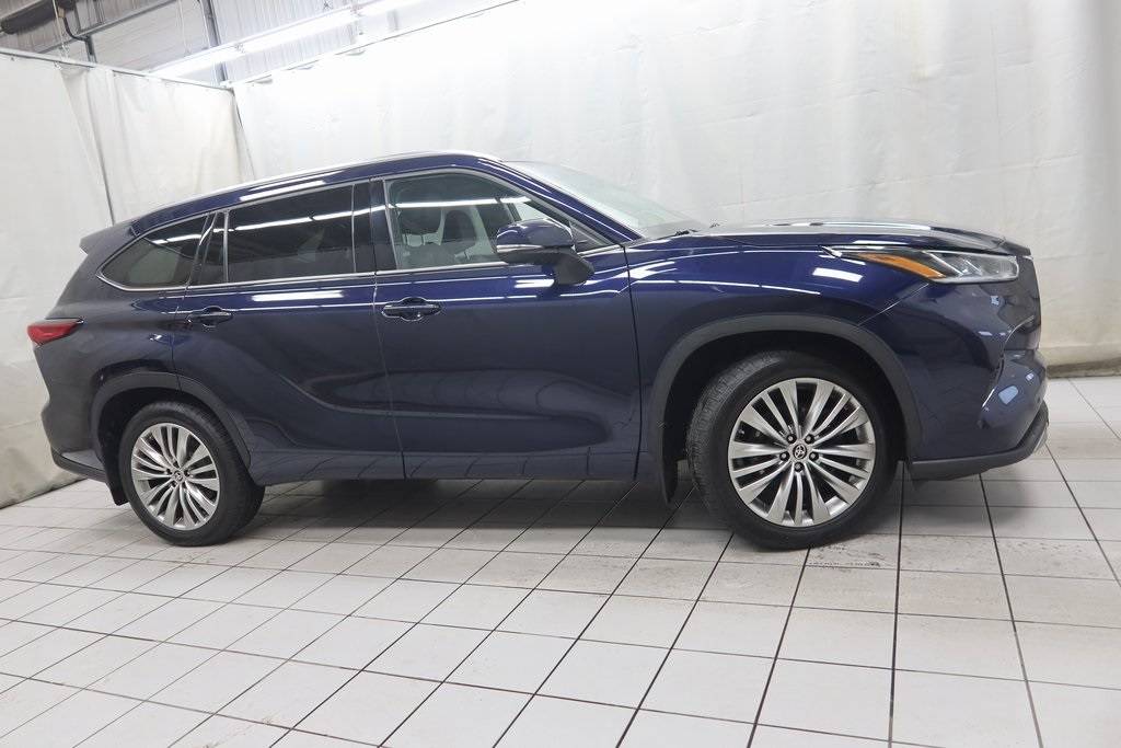 2022 Toyota Highlander Platinum — SUV — 50,949 mi — Fargo, ND