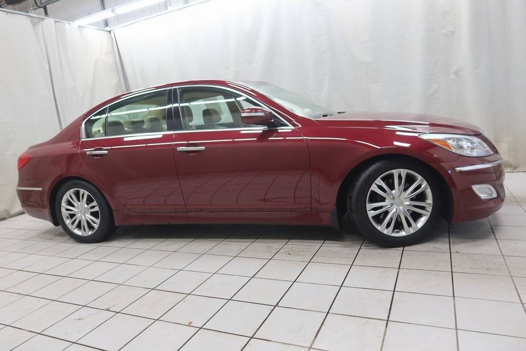 2013 Hyundai Genesis 3.8 — Sedan — 110,512 mi — Fargo, ND