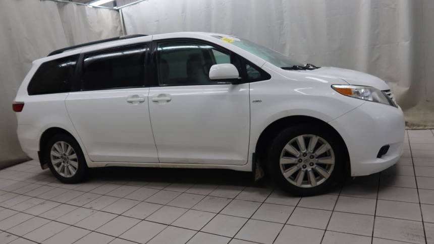2017 Toyota Sienna LE — Minivan — 103,352 mi — Fargo, ND