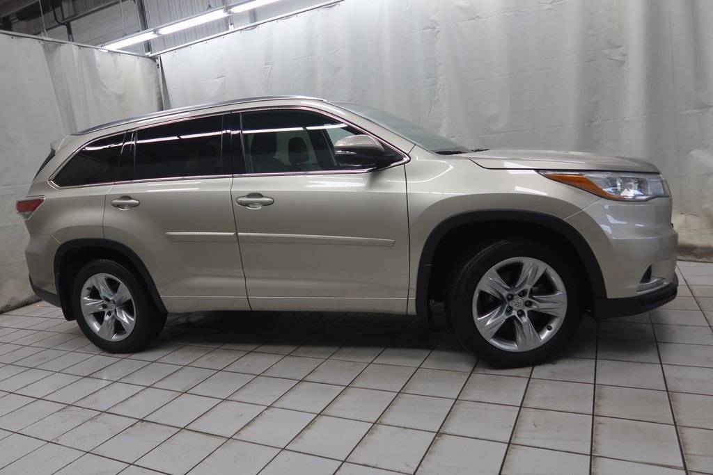 2015 Toyota Highlander Limited — SUV — 95,612 mi — Fargo, ND