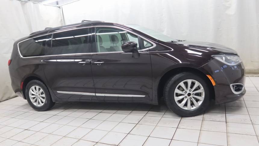 2017 Chrysler Pacifica Touring L — Minivan — 122,510 mi — Fargo, ND