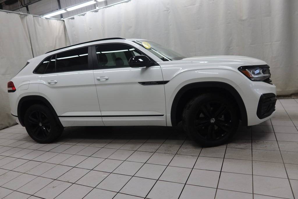 2022 Volkswagen Atlas Cross Sport SEL R-Line Black — SUV — 31,777 mi — Fargo, ND