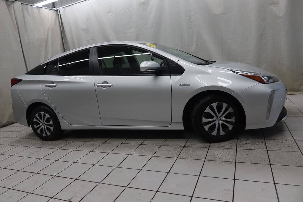 2021 Toyota Prius XLE — Hatchback — 28,512 mi — Fargo, ND