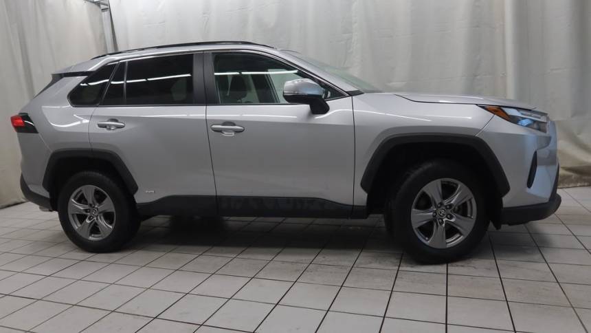 2022 Toyota RAV4 Hybrid XLE — SUV — 102,099 mi — Fargo, ND