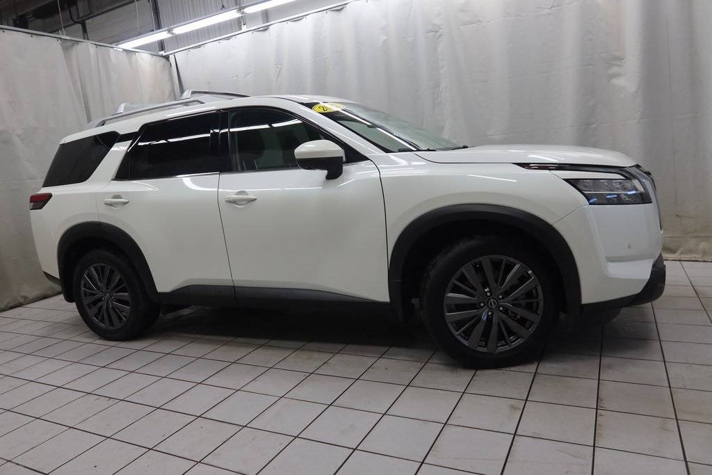 2022 Nissan Pathfinder SL — SUV — 15,326 mi — Fargo, ND