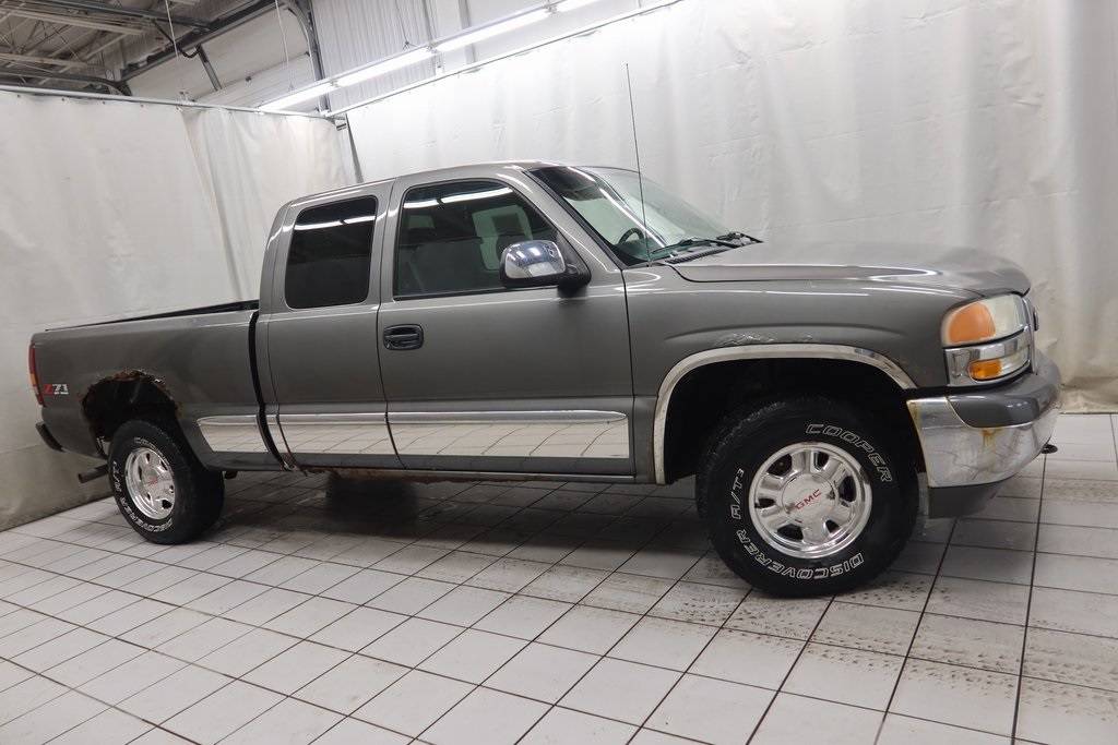 2002 GMC Sierra 1500 SLE — Pickup Truck — 76,820 mi — Fargo, ND