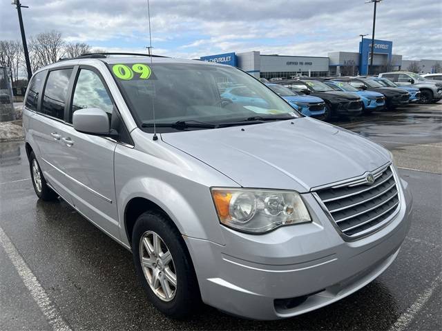 2009 Chrysler Town & Country Touring — Minivan — 127,305 mi — Redford, MI