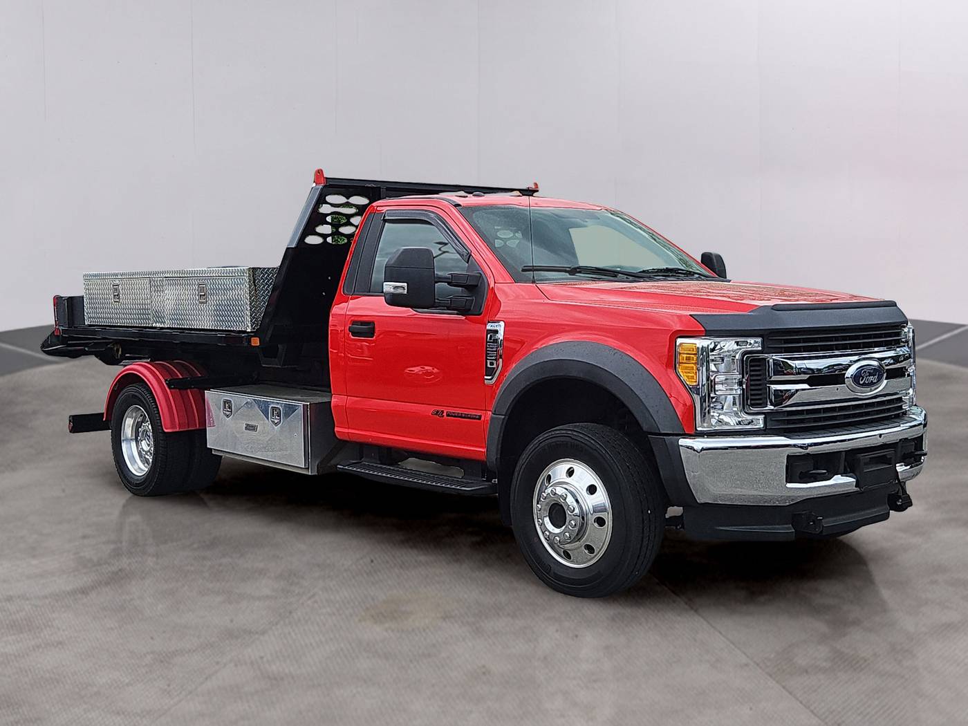 2017 Ford Super Duty F-550 Chassis Cab XLT — Chassis Cab Truck — 75,000 mi — Ayer, MA